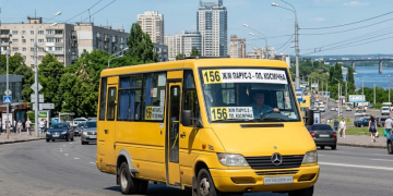 156 маршрутка в Днепре - оригинальное фото сайта versia.com.ua