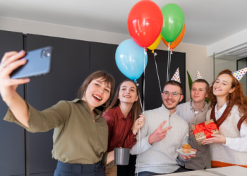 з днем народження для колеги