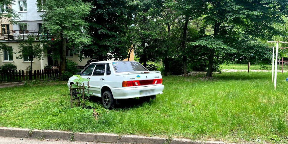 У Білій Церкві водійка збила сусідку, яка допомагала їй припаркуватися, фото – Київщіна