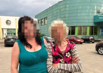 Дніпровські патрульні повернули додому жінку, яка загубилася