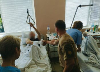 Керівництво поліції Київщини відвідало поранених бійців у Білоцерківській лікарні (ФОТО, ВІДЕО)