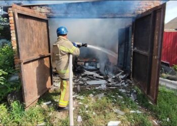 На Білопільщині під час ремонту авто сталася пожежа – Суми та область