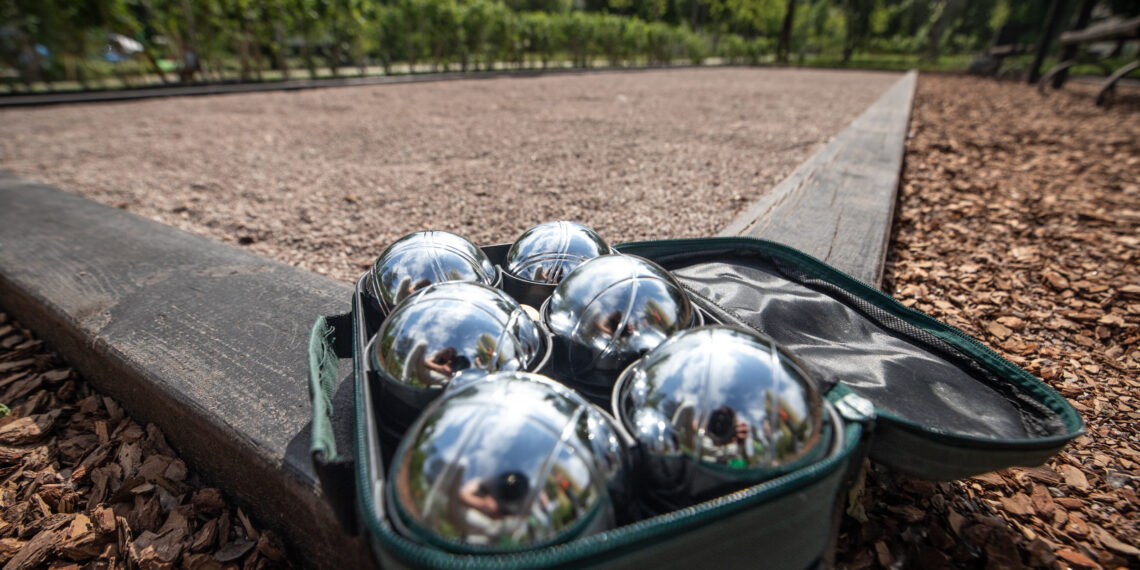 Спорт родом із Провансу: у Києві за участю посла Франції в Україні відкрили майданчики для гри в петанк (+фото) – П’ятий портал