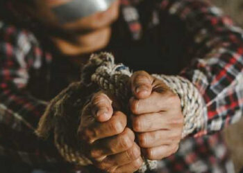 Священик викрав 17 п’яних і загублених чоловіків та зґвалтував їх / У світі /