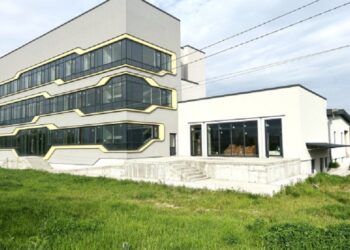 У Тарасівці продають комерційну нерухомість площею 6100 кв м (ФОТО)