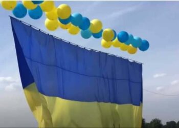 В оккупированном Крыму в небо подняли флаг Украины » Надзвичайні події в Київі та Україні