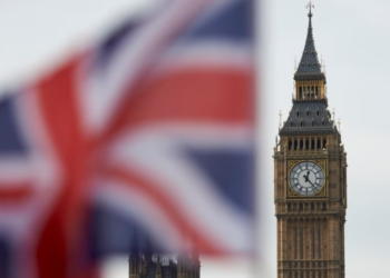 Видають гроші на шоферів, кухарів та покоївок: Британія пом’якшує санкції проти російських олігархів / У світі /