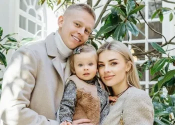 Зинченко и Влада Седан узнали пол будущего ребенка: видео шикарного представления на «Эмирейтс» – Спорт