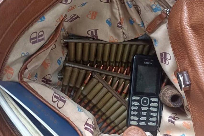 В Умані, що на Черкащині, у жіночій сумочці, крім іншого, знайшлися набої та шпиц з наркотиком, – поліція  | Кримінальні новини