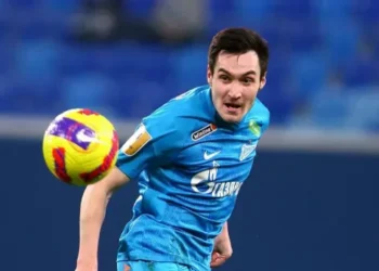 «Чехи не пускают с российскими паспортами»: защитник команды Тимощука столкнулся с проблемами из-за национальности  – Спорт