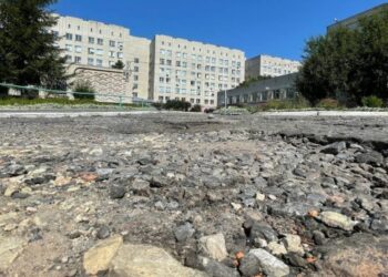 Чому на Сумщині не ремонтують під’їзд до дитячої обласної лікарні – Суми та область