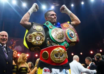 «Давайте будем реалистами»: Усик сказал, когда завершит профессиональную карьеру – бой с Фьюри здесь ни при чем – Спорт