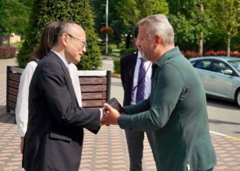 Делегація із Японії відвідала Бучу: обговорили проєкт у сфері зеленої енергетики (ФОТО)