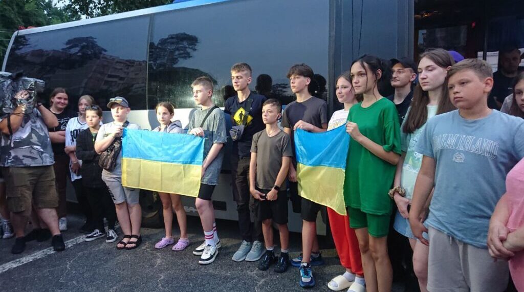 Діти з Київщини вирушили відпочивати до Азербайджану