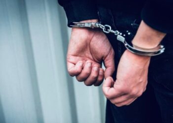 Дніпровські поліціянти затримали чоловіка за пограбування