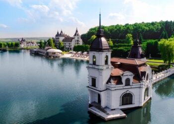 Які заміські відпочинкові комплекси біля Львова й інших міст мають російський слід. Перелік – Перший львівській портал