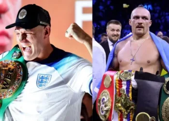 «Как раскаленный нож кусок сыра»: Фьюри набросился на Усика с угрозами накануне боя украинца с Дюбуа – Спорт