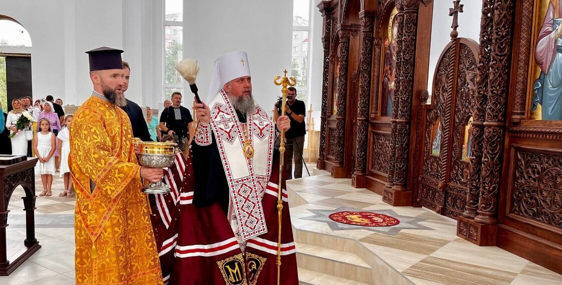 Митрополит Епіфаній освятив іконостас у Бучанському храмі