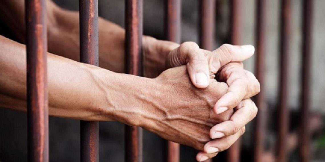 На Київщині засудили експоліцейського до 6 років за побиття чоловіка