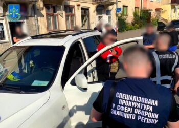 На Львівщині працівник військкомату допомагав ухилянтам уникнути призову – Перший львівській портал