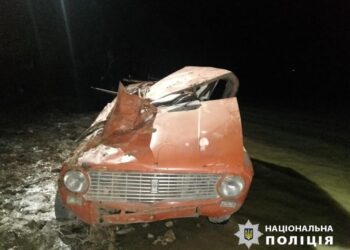 На півдні Одещини авто з обриву впало в озеро: одна людина загинула, ще двоє у лікарні (фото) — Одеса
