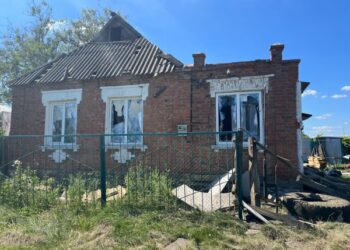 На Сумщині внаслідок обстрілів пошкоджено два домогосподарства, гараж, баню, сарай і ЛЕП – Суми та область