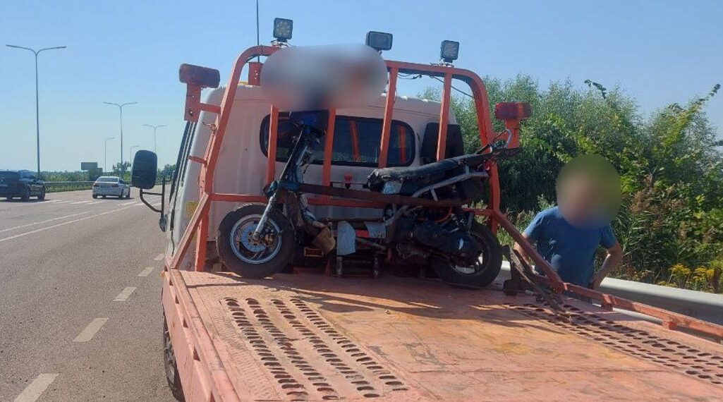 На трасі Київ-Харків патрульні затримали нетверезого порушника ПДР без прав