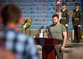  Зеленський вшанував захисників України, полеглих на війні (Відео)