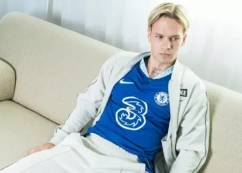 «Парни, мы с вами в одной лодке»: Мудрик в стиле «пацанских цитат» поблагодарил фанатов за поддержку – Спорт