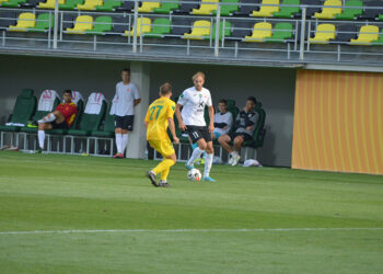 Перша ліга: «Полтава» розібралася з «Лівим берегом» (відео) • Футбол •