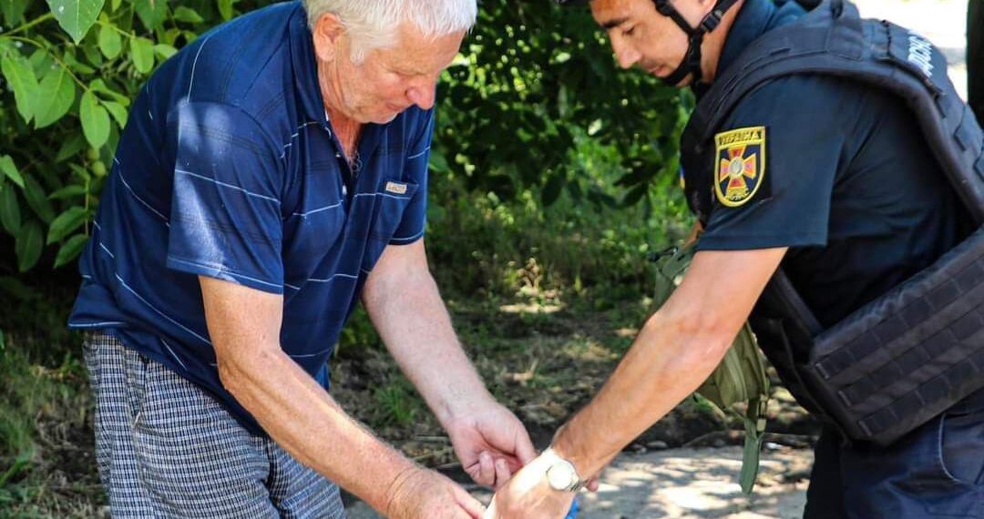 Рятувальники привезли 20 тонн питної води жителям Херсона