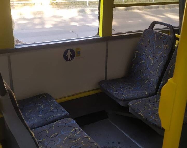 Росіяни атакували Херсон: поцілили в автобус з пасажирами