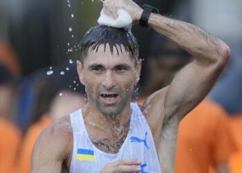 Скороход Ігор Главан, який представляє Сумщину, знепритомнів після фінішу на чемпіонаті світу-2023 – Суми та область