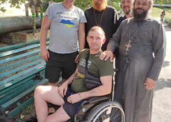 Сумські священники відвідали поранених захисників у лікарнях Полтави – Суми та область