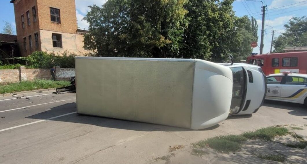У Білій Церкві перекинулась фура