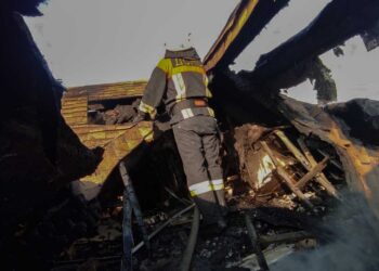 У Броварському районі блискавка влучила у житловий будинок (ФОТО)