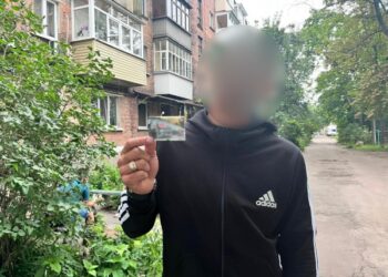 У центрі Конотопа пограбували неповнолітнього – Суми та область