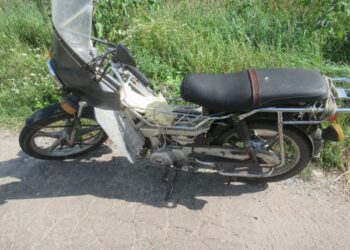 У Глухові біля магазину викрали мопед – Суми та область