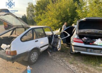 У Краснопіллі рятувальники допомагали ліквідовувати наслідки ДТП – Суми та область