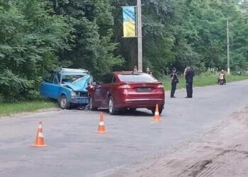 У Шостці сталося лобове зіткнення легковиків – Суми та область