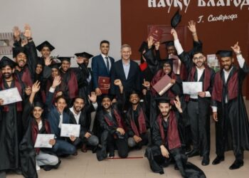 У СумДУ відбулась церемонія вручення дипломів іноземним студентам – випускникам-2023 – Суми та область