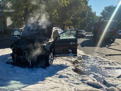 В центрі Миколаєва горів автомобіль » Новини Миколаїва