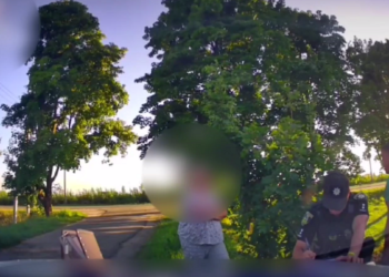 В Обухові сильно п’яна водійка заїхала на дитячий майданчик