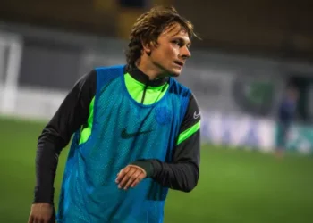 «Вакула не будет играть в Полесье»: Денисов раскрыл причину ухода скандального полузащитника из житомирского клуба – Спорт