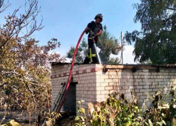 Вогнеборці на Херсонщині п’ять разів ліквідували наслідки ворожих обстрілів