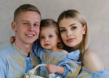 Впервые вчетвером: Зинченко и Седан провели милую фотоссесию с дочерями – Спорт