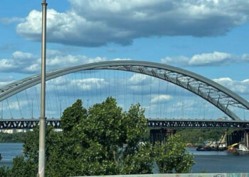 Генпідрядник будівництва Подільського мосту постав перед судом за фактом розкрадання 6 млн гривень  | Київщіна