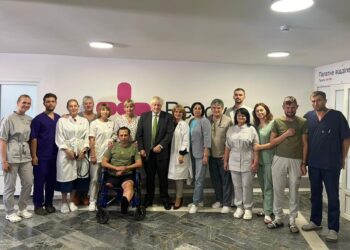 Борис Джонсон побував у реабілітаційному центрі на Київщині (ФОТО)