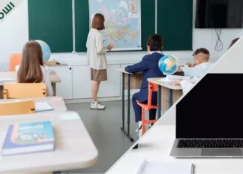 Деякі школярі можуть отримати безплатні ноутбуки – кому пощастить | Економіка