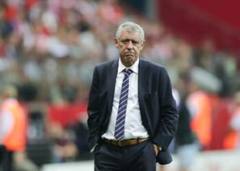 Фернанду Сантуша уволили с поста наставника сборной Польши